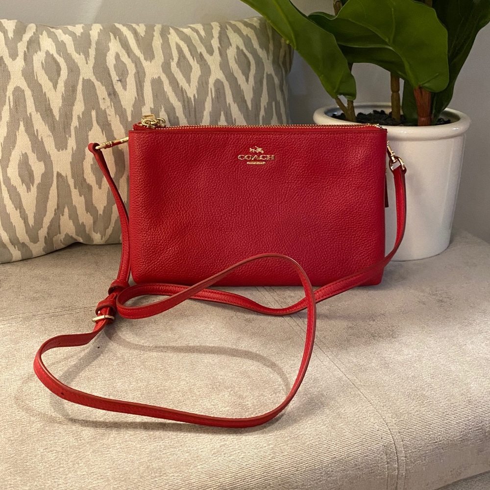 Coach | Red Pebbled Leather Crossbody Purse